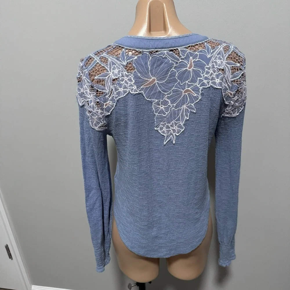 Free People Easy Breezy Henley Shirt Periwinkle Blue Appliqué Small Long Sleeve
